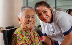 <em>lucia Sandoval</em>